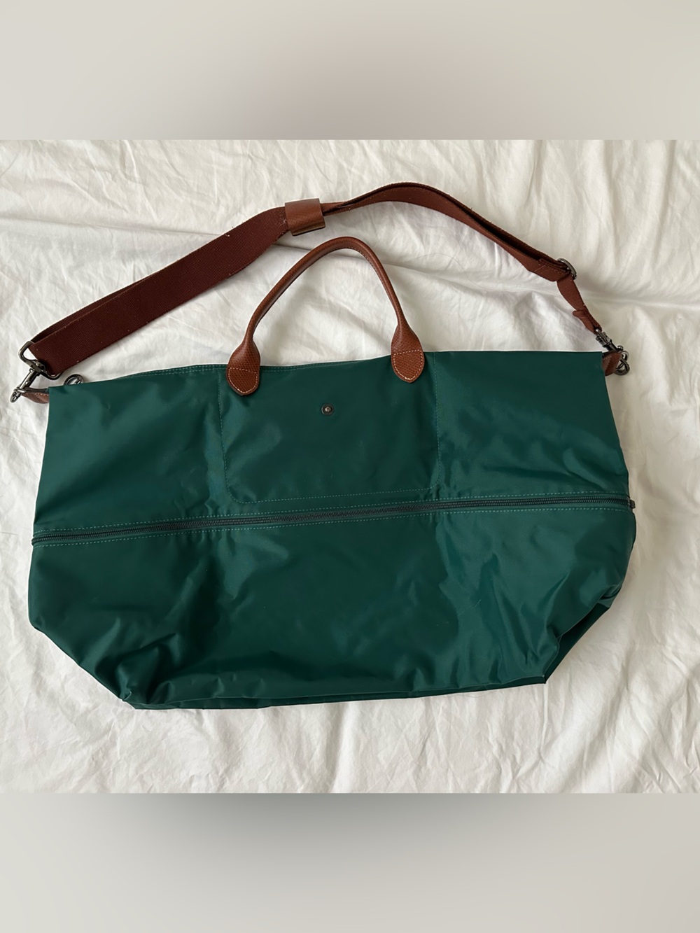 Green Longchamp Le Pliage
Expandable Travel Duffel
Weekender - Picture 4 of 4